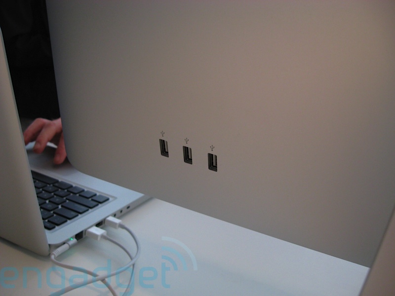 led背光苹果发布新款cinema显示器2