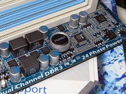 24相供电太夸张 技嘉顶级p55主板到货