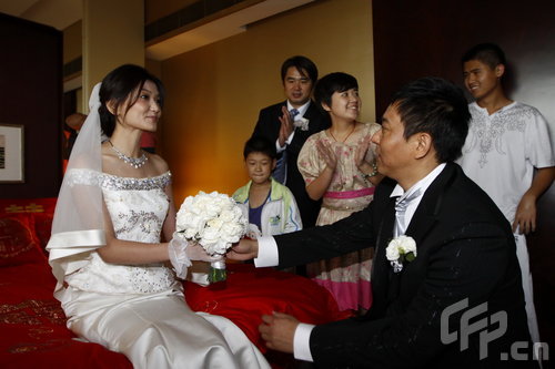 联想集团高级副总裁刘军昨日与名模姜培琳举行盛大婚礼,除了时尚圈内