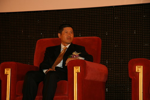 图文:成都地铁董事长伍勇参与对话