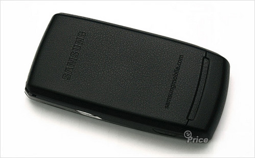 300万像素王牌 三星d880双待手机现市