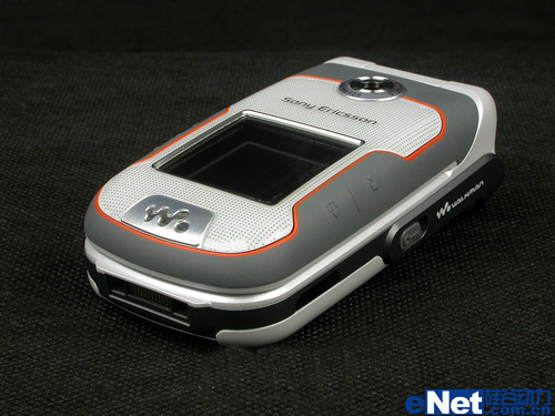 点击图片查看索爱w710c详细资料就目前的市场而言,w710的价格已经算是