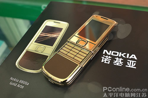 18k金天价牛机 诺基亚8800速破万_手机_科技时代_新浪网