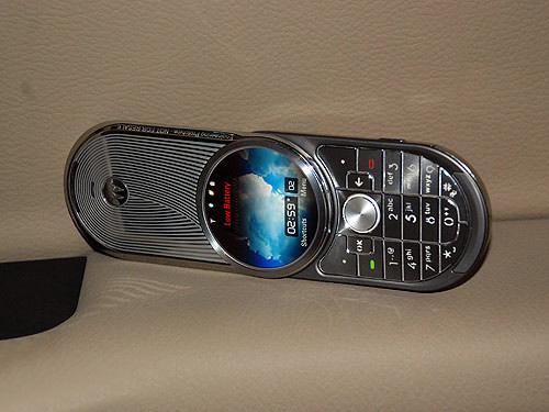 摩托罗拉 aura图片_手机_科技时代_新浪网