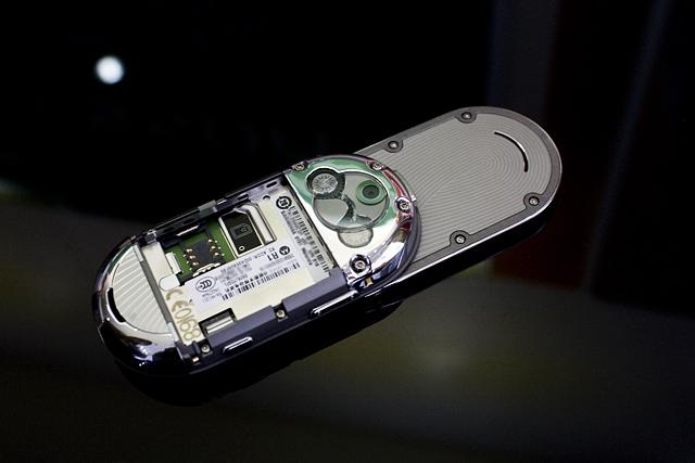 摩托罗拉 aura图片_手机_科技时代_新浪网