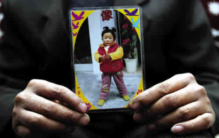 5岁女童幼儿园离奇死亡(图)