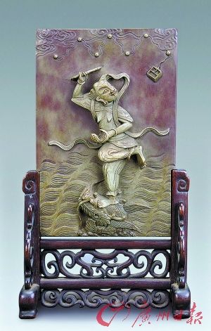 清石雕魁星踢斗插屏.(资料图片)