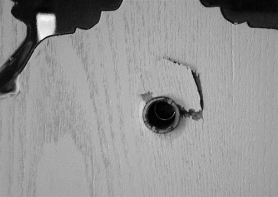 最佳情侣酒店猫眼装反遭索赔 酒店称是恶意敲诈