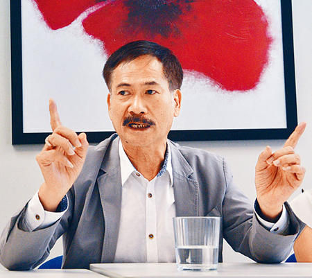 创办品牌的"胡须佬"吴耀明昨(16日)首度开腔大反击.