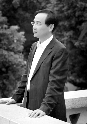 上海电影集团总裁任仲伦:金融资本进入,中国电影业就像有了翅膀,才能飞得更高_焦点透视_新浪财经_新浪网