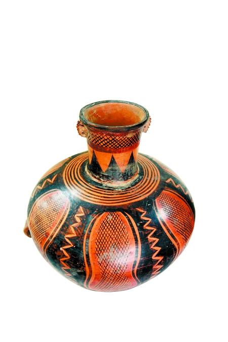 马家窑文化彩陶壶上布满抽象花纹
