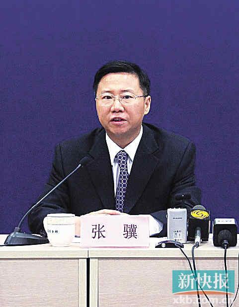 张骥从商务部司长职位上空降到广州任副市长.(新华社资料图片)