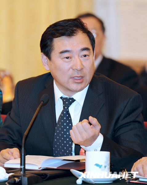 任积东等代表:解决三大问题 推动经济跨越式发展