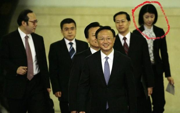 为总理翻译 高级翻译张璐才貌双全众人捧(图)