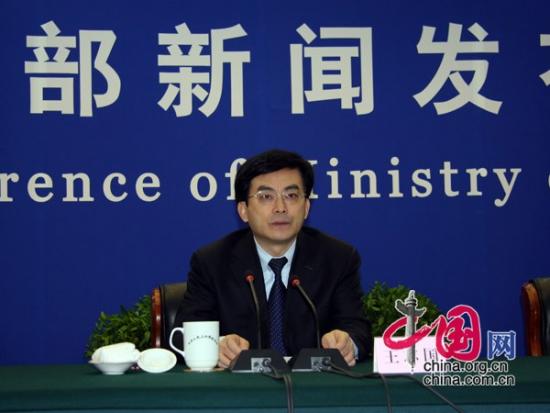 铁道部副部长王志国介绍相关情况(中国网 张琳 摄)