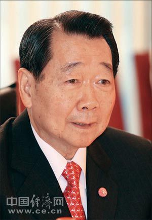 卜蜂莲花执董谢国民退休陈耀昌继任