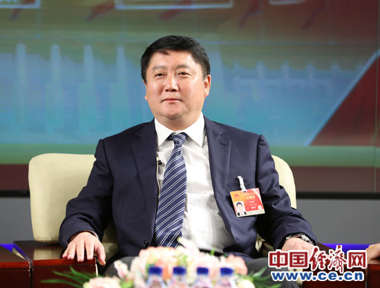 谢忠岩代表:东北旅游实现了"白雪换白银"_滚动新闻_新浪财经_新浪网