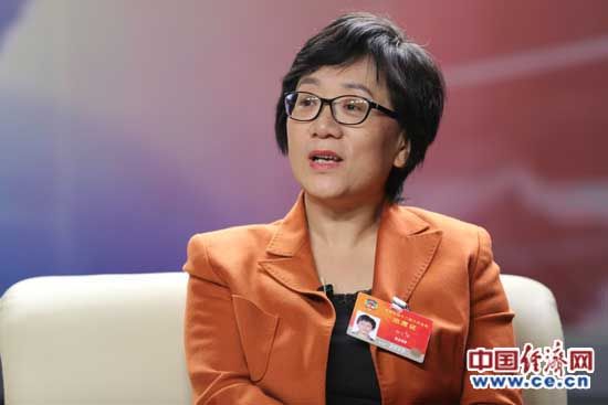 孙洁谈长期护理保险:把老年护理问题社会化