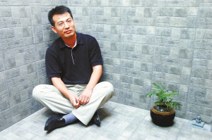 许金国喜欢主动的女孩,可能是因为他太被动,对于一些"暗语"不感冒.