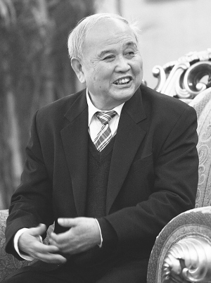 刘兴土刘兴土:1936年9月出生,福建省永春县人,毕业于东北师范大学地理