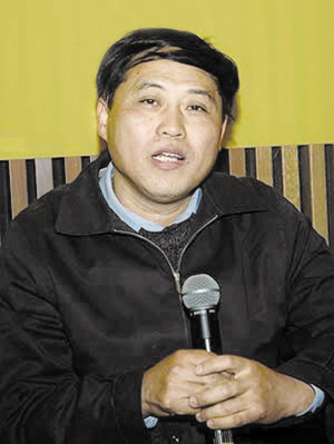 易宪容:股灾面前"以静制动"(图)