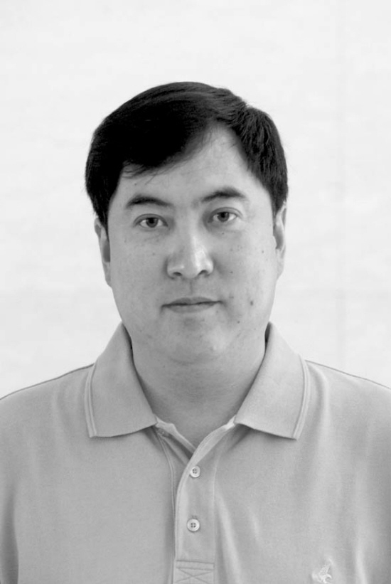 14岁参加抗日,做儿童团团长,后任东北抗联李红光支队指导员,参加抓捕