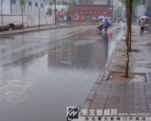 锦州,盘锦地区已出现大雨,降雨量超过25毫米,最大降雨量北镇达到29
