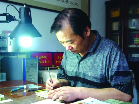 艺术家张翼—— "古典四大名著微刻版本"之父