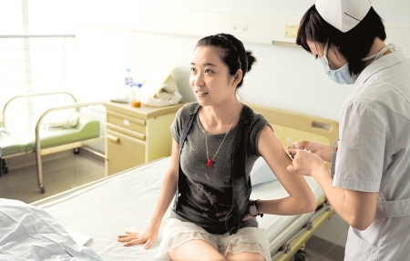 交大23岁美女捐骨髓 急救上海32岁大姐姐