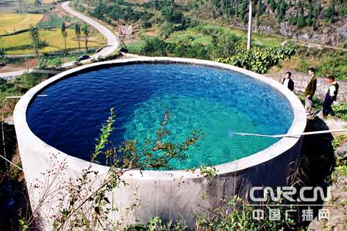 通山县大畈镇高坑村兴建的农村饮水安全工程蓄水池