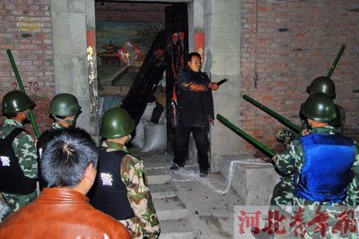 男子杀岳母拒捕 武警机智擒凶