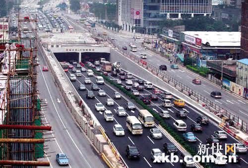 黄埔大道交通改善不塞车 市民惊叹奇迹