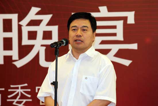 青岛市委常委,宣传部长王伟出席欢迎仪式并讲话.