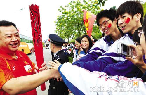专访亚运火炬手:刘坚院长韶关传火炬