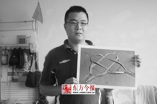 22岁的段宗楠展示他的"治堵"发明