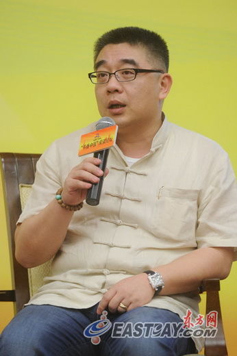 看父母带孩子挑书受刺激钱文忠开微博出于责任