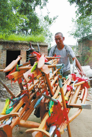 梅花拳傳人復原古代兵器車