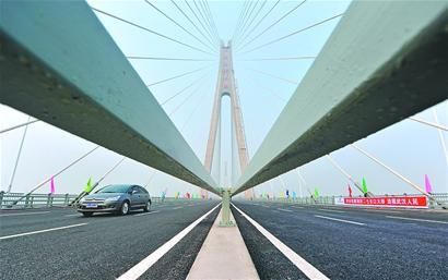 武汉第七座长江大桥通车