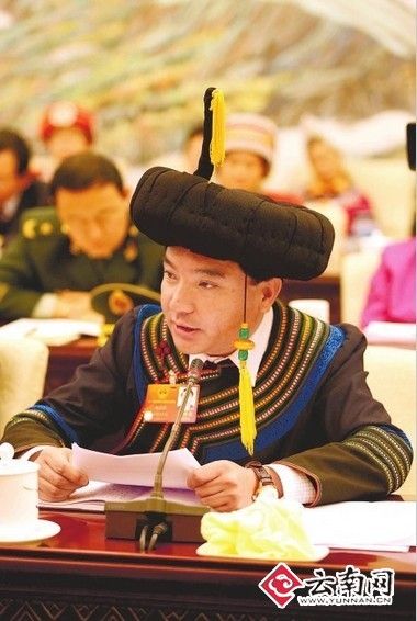 杨光银代表:加大云南挂钩扶贫力度