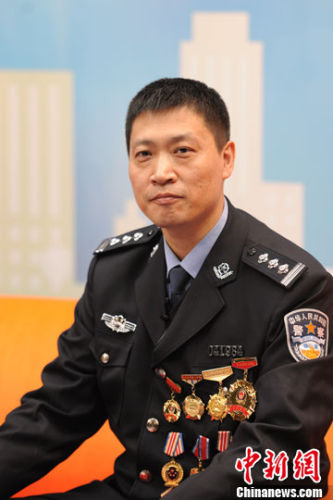 北京市丰台分局蒲黄榆派出所蒲黄榆第二社区驻区民警刘安做客中新网