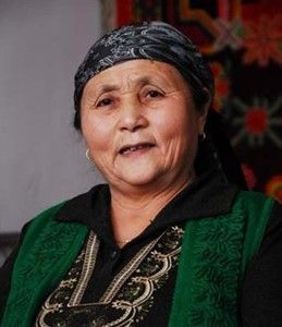 歌舞剧《情暖天山》讴歌新疆"爱心妈妈"阿尼帕