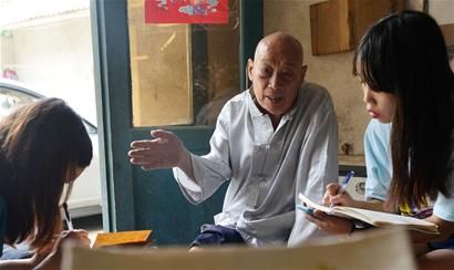 他曾是"中功大师"张宏堡的内外顾问"经不起质疑的气功大师"追踪近日