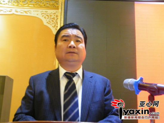 乌鲁木齐徐州商会第一届常务副秘书长刘明顶作筹备工作报告; 崔刚受第