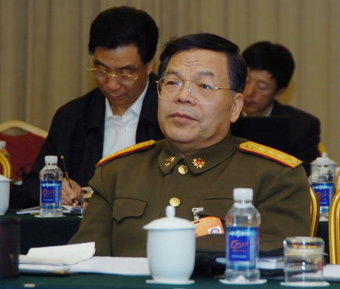 张黎上将:西方在党政军80后中培养魅力领袖