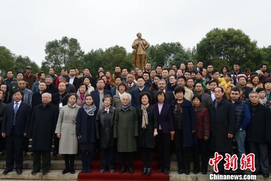 中国梦赶考行走进湖南宁乡纪念刘少奇诞辰116周年