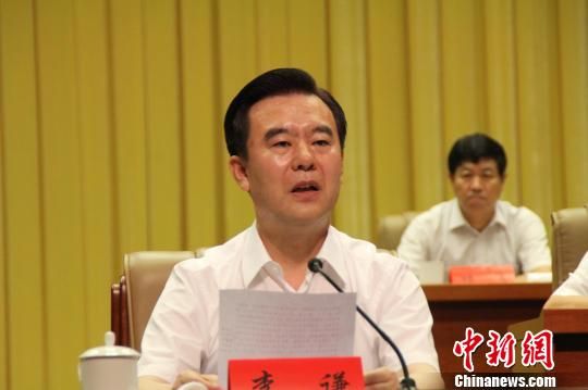 中共衡水市委书记李谦在全市落实党风廉政建设"两个责任"暨领导干部