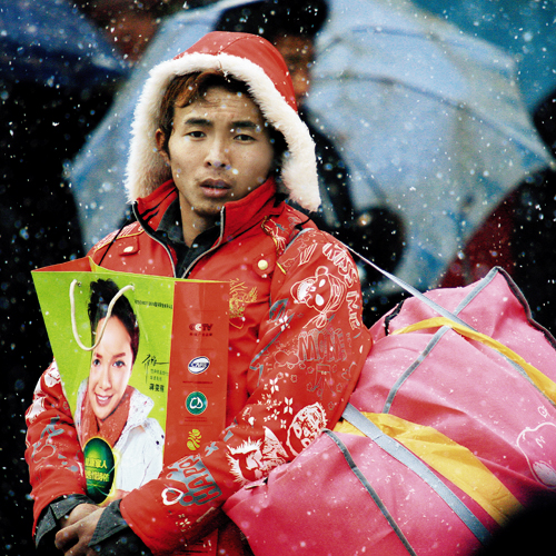 望穿归途-阮忠摄影:直播客(视频分享)/阮忠地点:江苏省南京市火车站