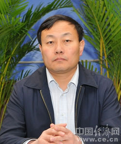 都伟当选甘肃酒泉市市长(图)