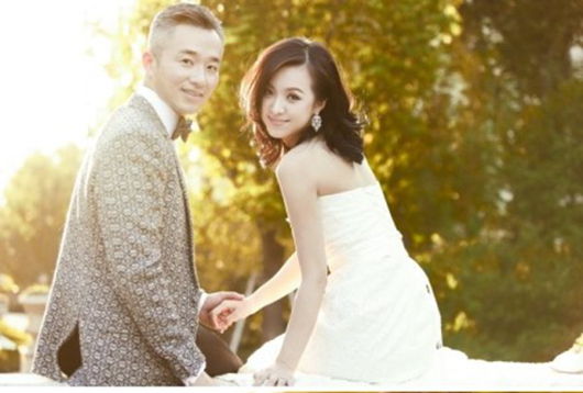 网曝程雷在寺庙举行大婚仪式友人微博晒照片图