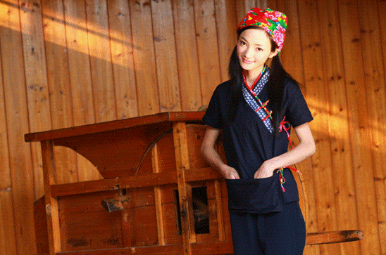 客家文化宣传大使钟彩媚客家服饰汇